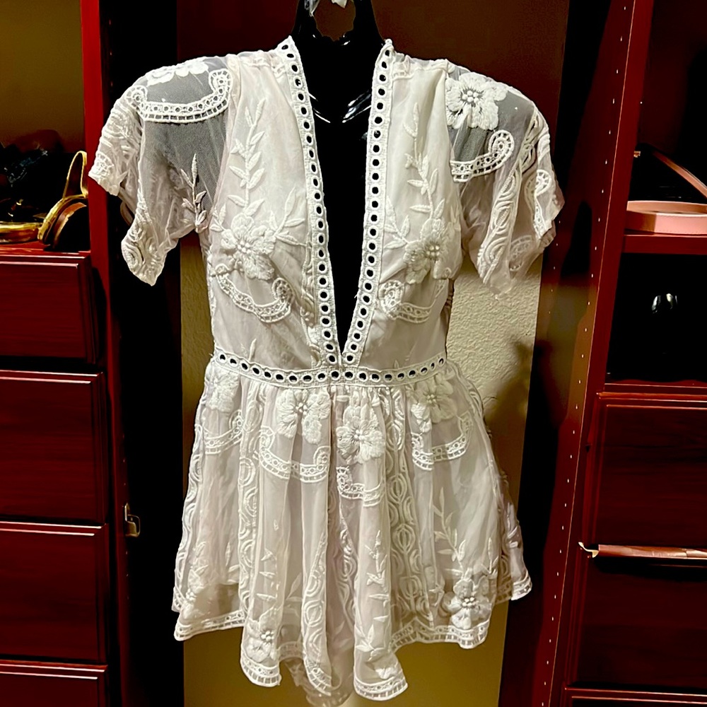 lace Embroidered “SEEK the label” romper